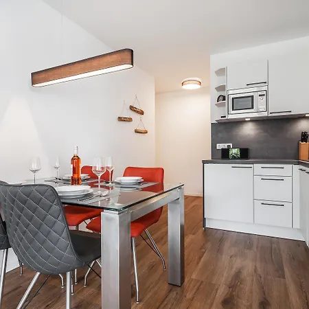 Weiße I, 4 * Grömitz
